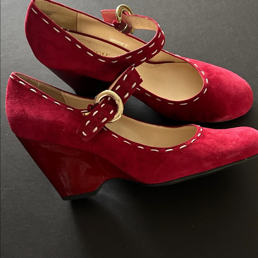 Franco Sarto red suede shoes with stitching - Picture 2 of 5